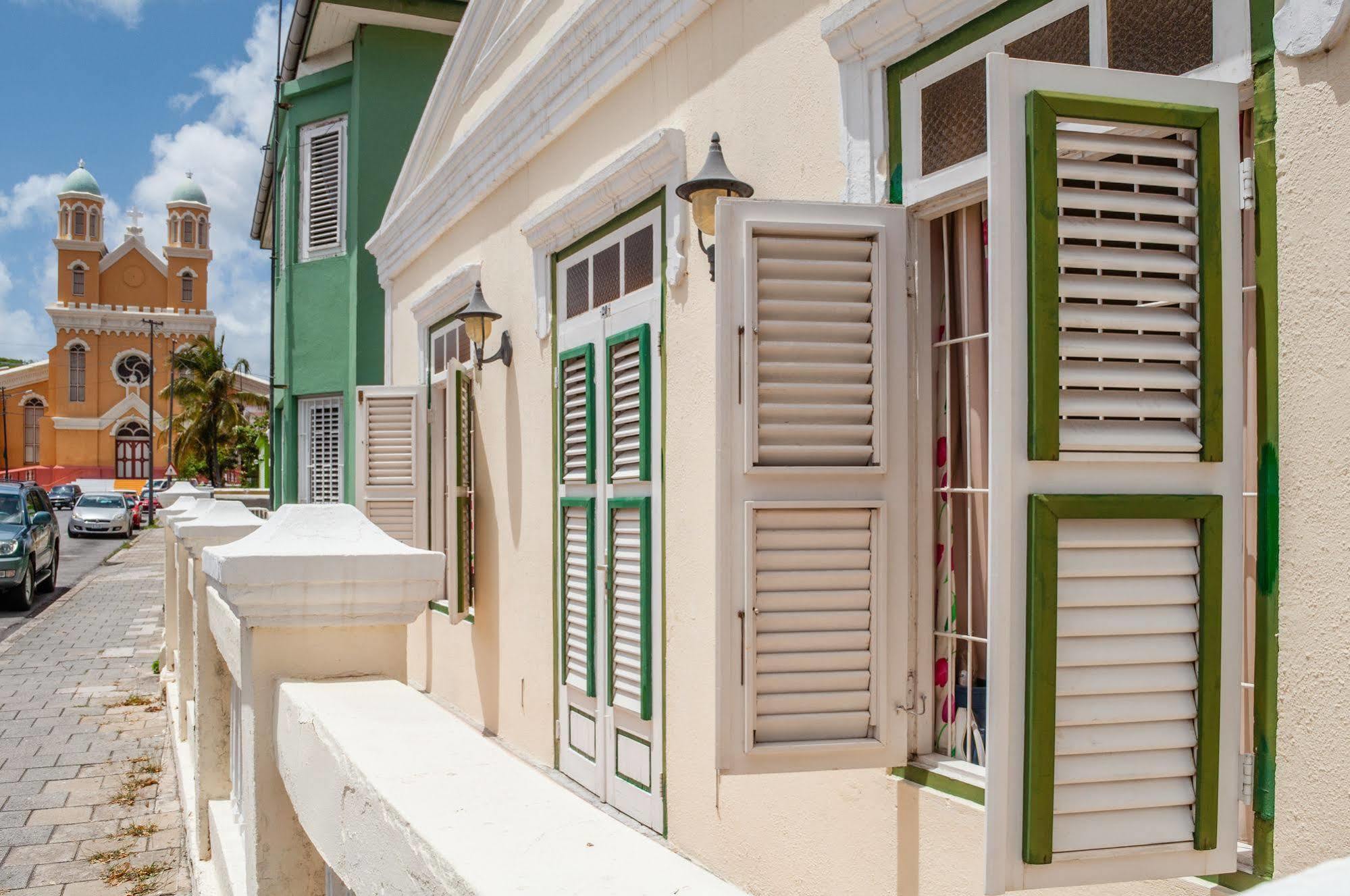 Poppy Hostel Curacao Willemstad Exterior foto